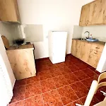 Garden Apt-3 Lejlighed *