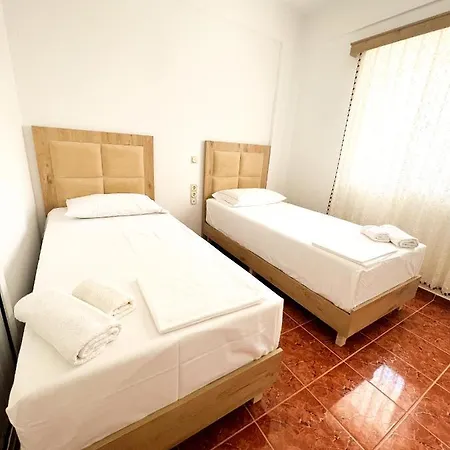 Apartment Garden Apt-3 *