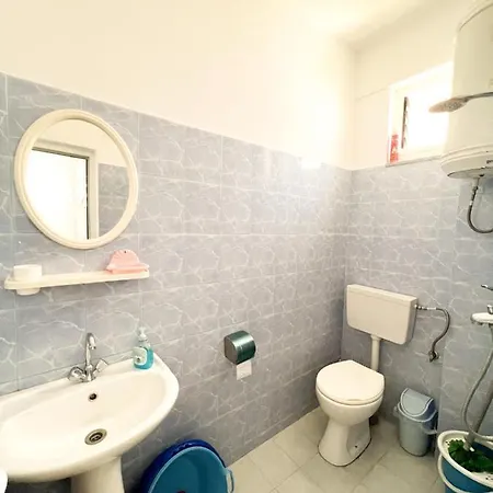 Appartamento Garden Apt-3