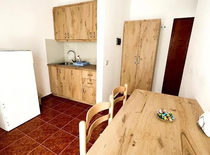 Garden Apt-3 شقة *